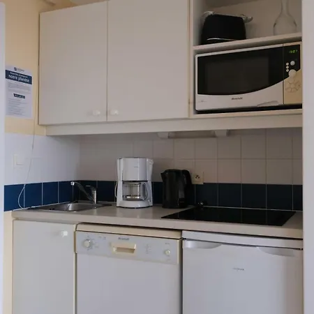 Apartment - Vue Mer, Terrasse, Wifi Fibre & Piscine, A 2 Pas De L'ocean - E101 *